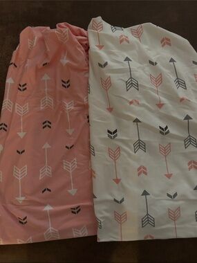 Arrow Pattern 2 Fitted Crib Sheet bedding- Pink & White